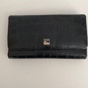 Black leather Dooney & Bourke wallet